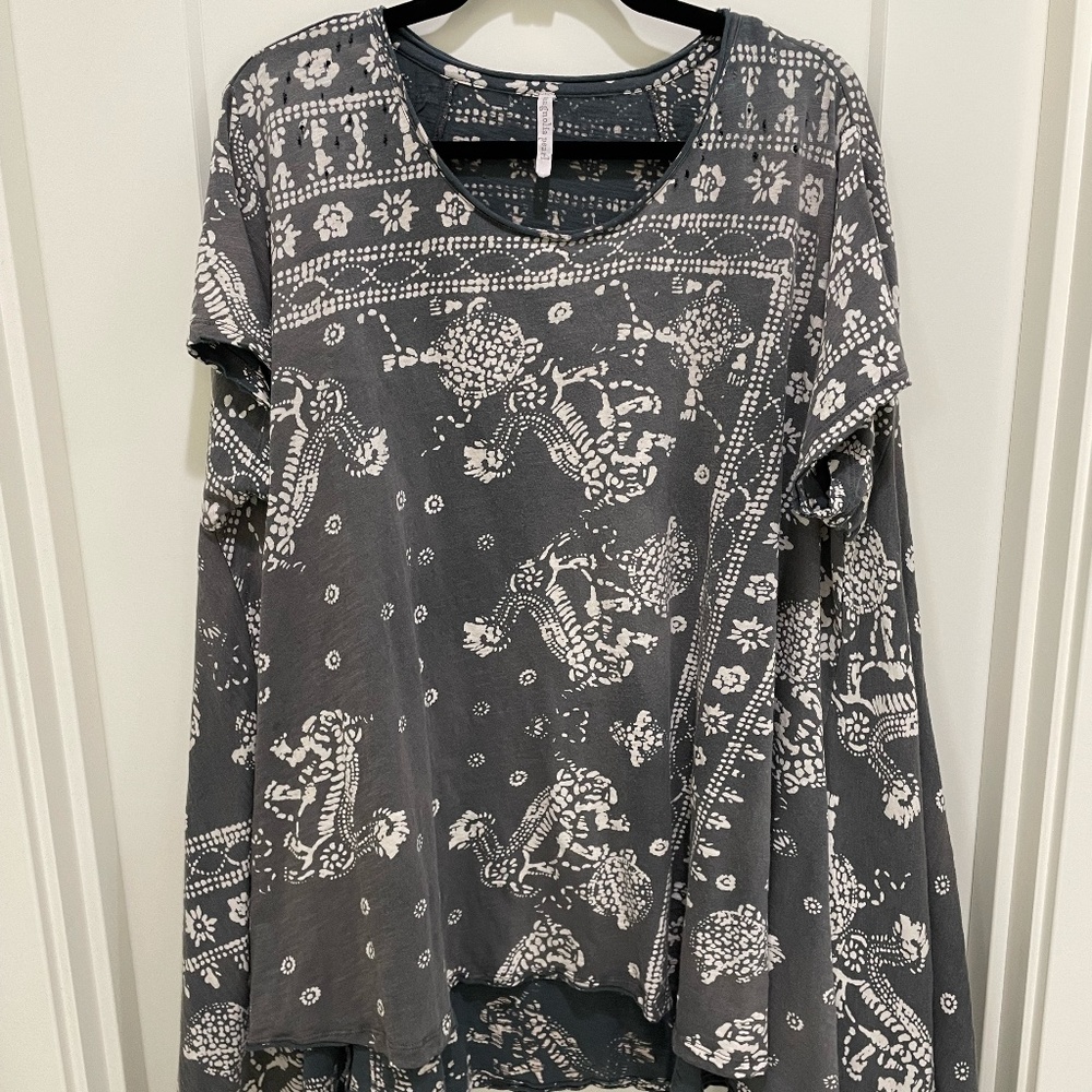 MAGNOLIA PEARL Cap Sleeve Tigers & Turtles Print Tee/Tunic OS HTF